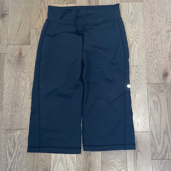 LuluLemon capris - Picture 1 of 5